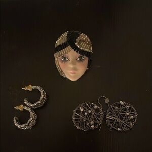 Get all 3 or OFFER. 
Earrings and Broche bundle or offer for just one